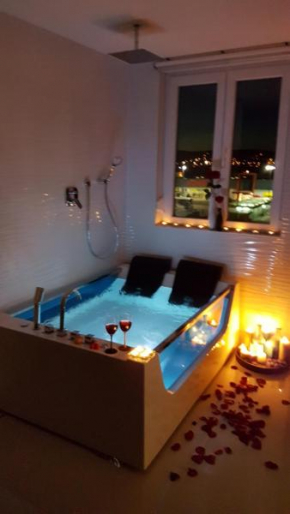 Studio-Apartment VAL - Luxury massage chair - Private SPA- Jacuzzi, Infrared Sauna, Parking with video surveillance, Entry with PIN 0 - 24h, Book without credit card
